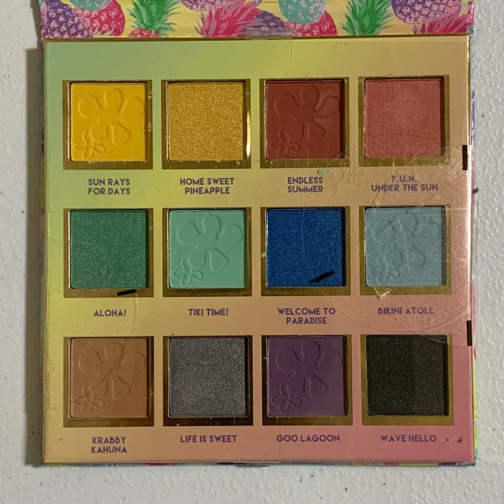 Taste Beauty x SpongeBob SquarePants Eyeshadow Palette & Cosmetic Brush Set-New